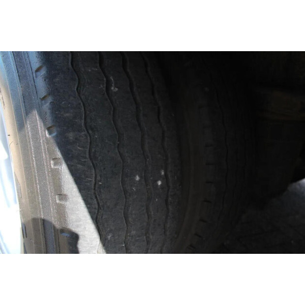 1992 باكتون OTHERS-45815868