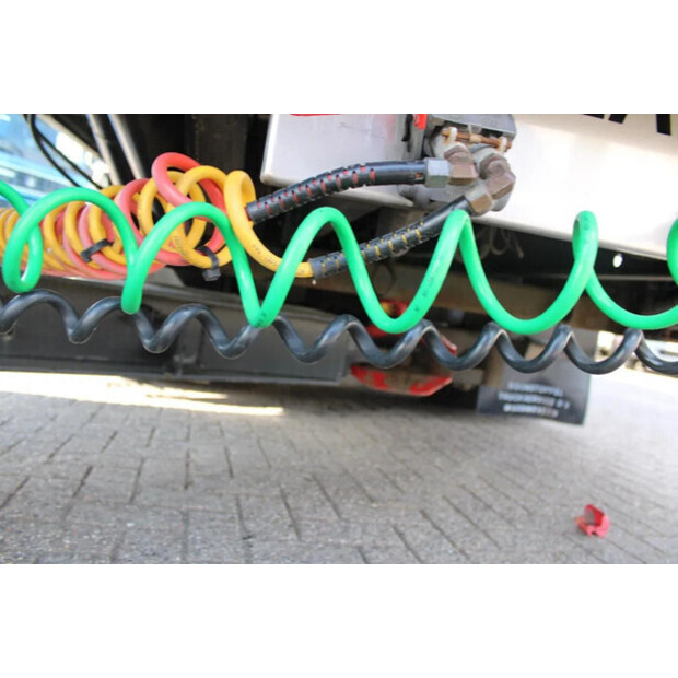 1992 باكتون OTHERS-45815873