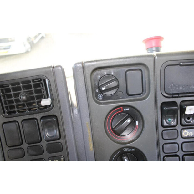 1996 Scania P124-360-45816117