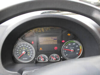 2011-iveco-eurocargo-1428810-45816418