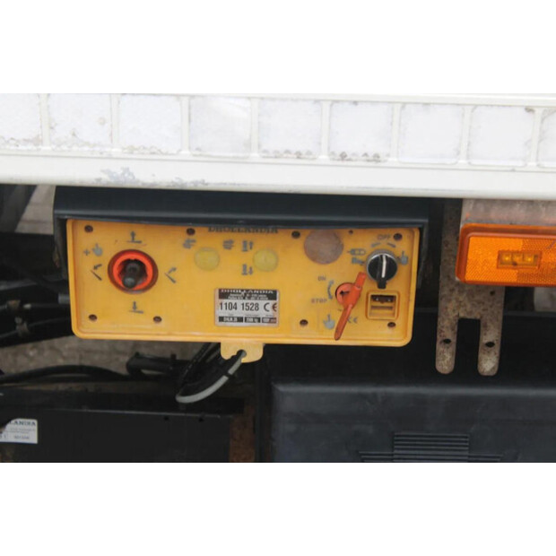 2011 سكانيا P230-45816432