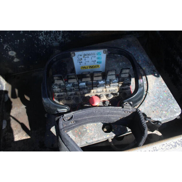 2010 Volvo FM-45816649