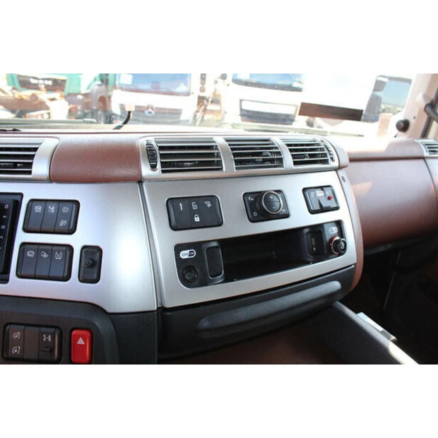 2019 داف CF-45816819