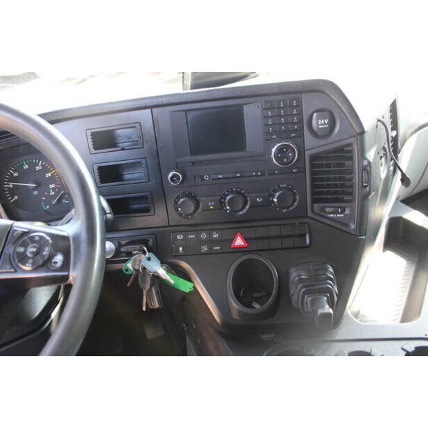 2016 Mercedes-Benz Antos-45817030