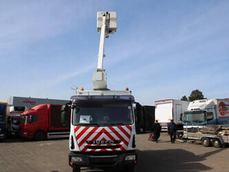 2010-iveco-eurocargo-1428829-45817053