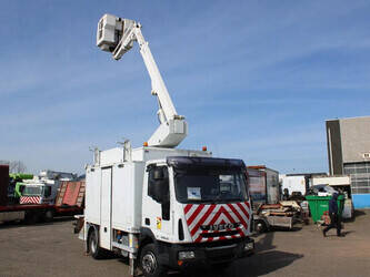 2010-iveco-eurocargo-1428829-45817054