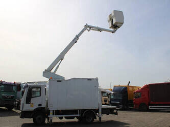 2010-iveco-eurocargo-1428829-45817057