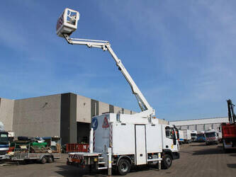 2010-iveco-eurocargo-1428829-45817058