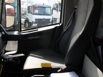 2010-iveco-eurocargo-1428829-45817069