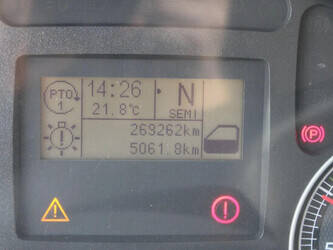 2010-iveco-eurocargo-1428829-45817079