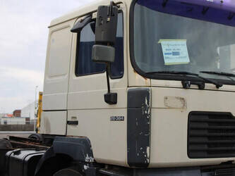 1999-man-others-45817288