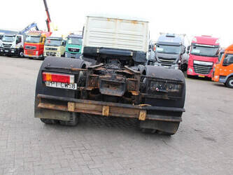 1999-man-others-45817289