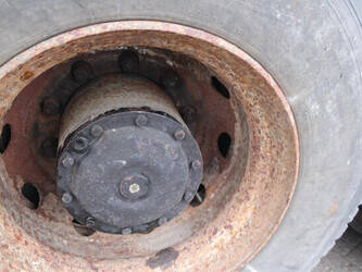 1999-man-others-45817294