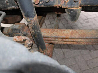 1999-man-others-45817296