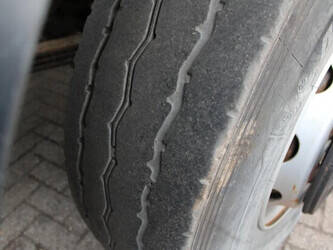 1999-man-others-45817302