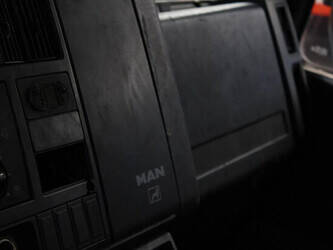 1999-man-others-45817309