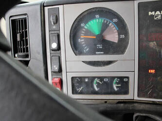 1999-man-others-45817314