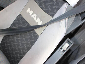 1999-man-others-45817318