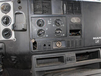 1999-man-others-45817321