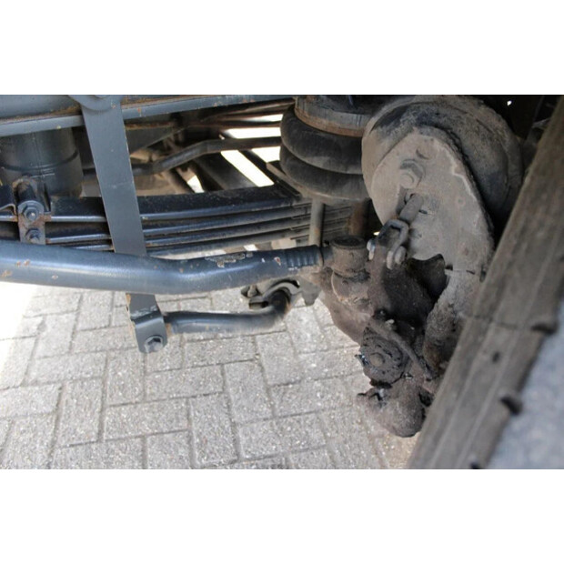 2003 جيناف OTHERS-45817377