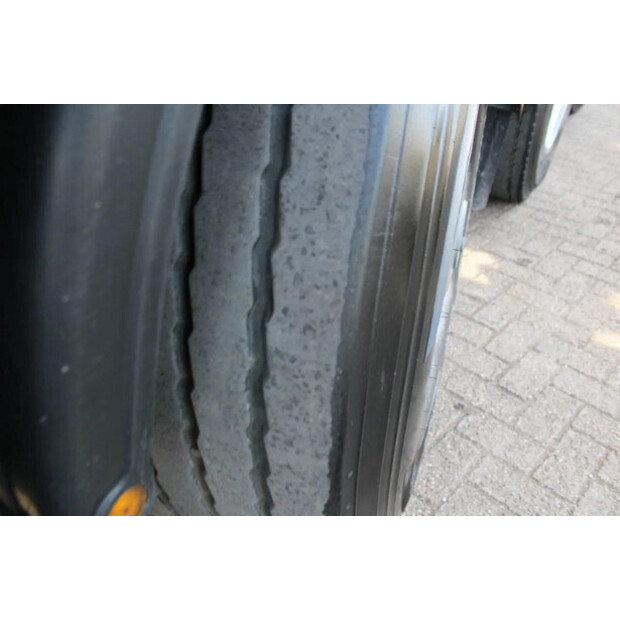 2003 جيناف OTHERS-45817379