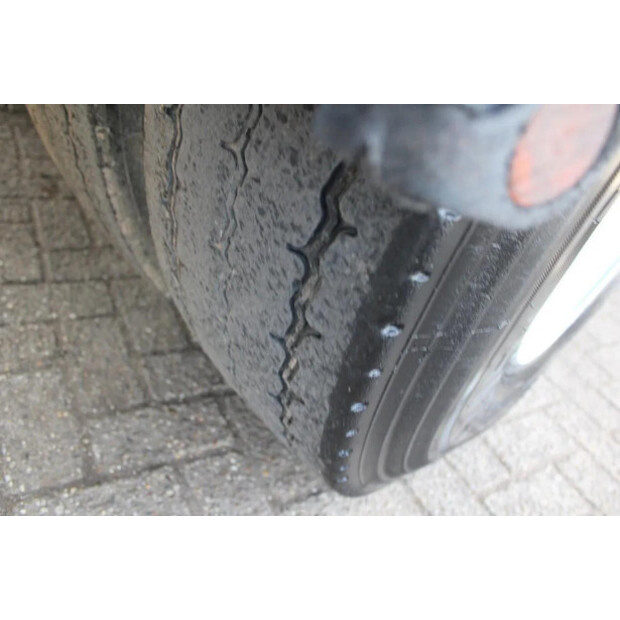 2003 جيناف OTHERS-45817380