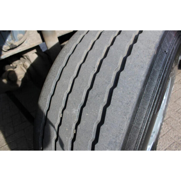 2003 جيناف OTHERS-45817384