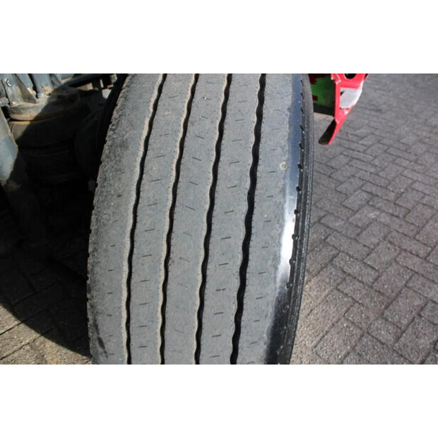 2003 جيناف OTHERS-45817387