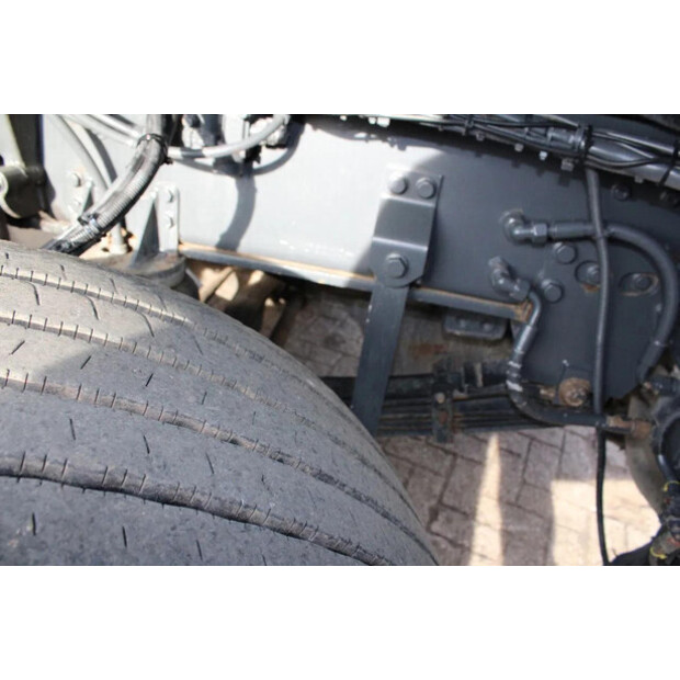 2003 جيناف OTHERS-45817389