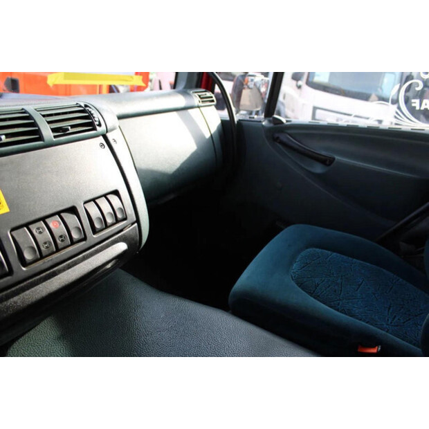 2003 جيناف OTHERS-45817394