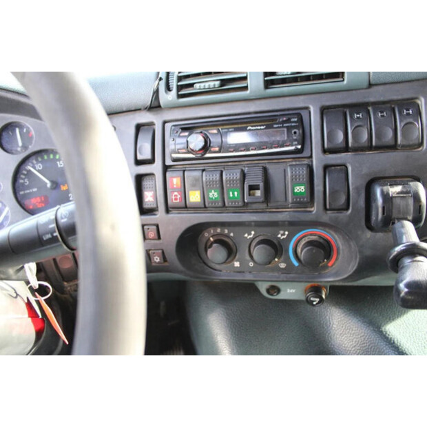 2003 جيناف OTHERS-45817396