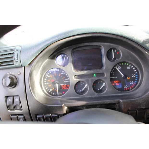 2003 جيناف OTHERS-45817397