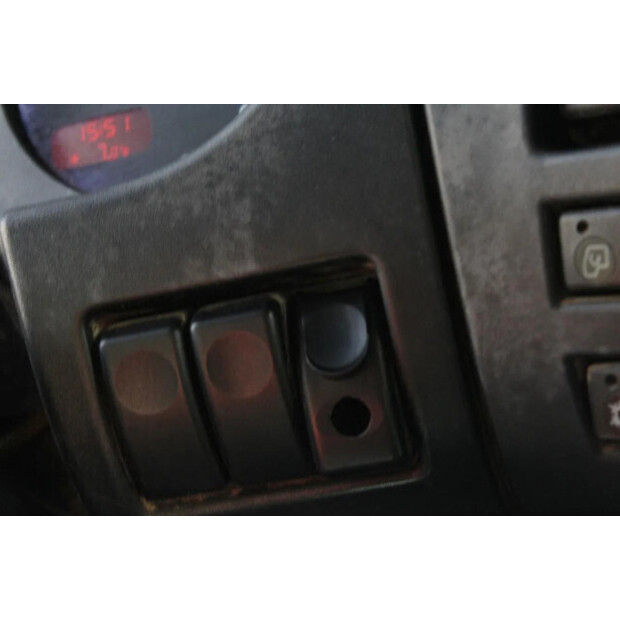 2003 جيناف OTHERS-45817399