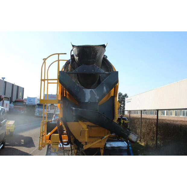 2003 جيناف OTHERS-45817405