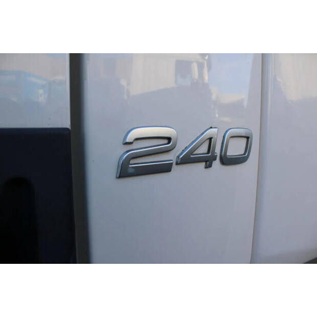 2013 Volvo FL-45817419