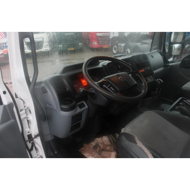 2015 Renault D-45817883