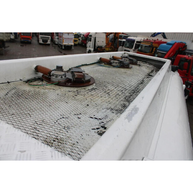 2009 داف LF-45817969