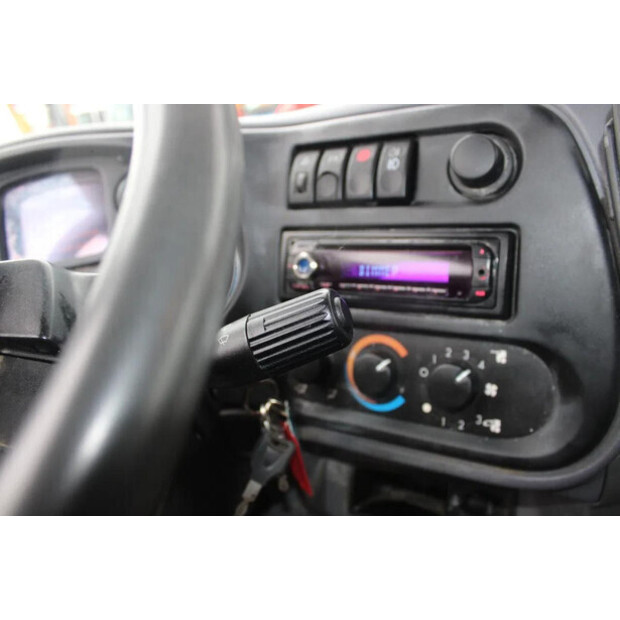 2009 داف LF-45817995