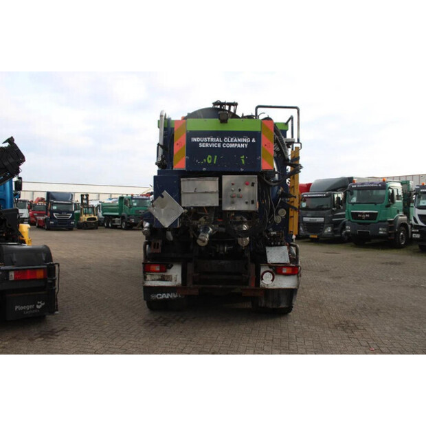 2003 فولفو FM-45818038