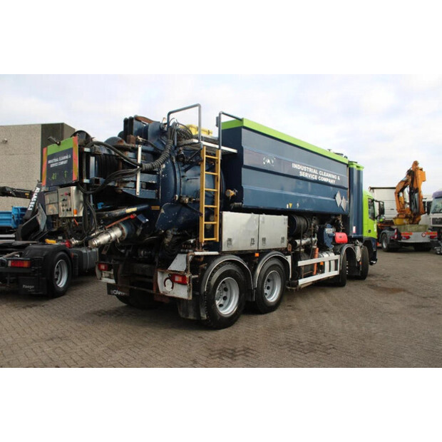 2003 فولفو FM-45818040