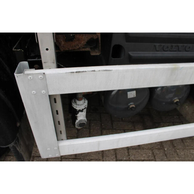 2003 فولفو FM-45818056