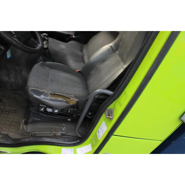 2003 فولفو FM-45818066