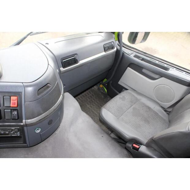 2003 فولفو FM-45818068