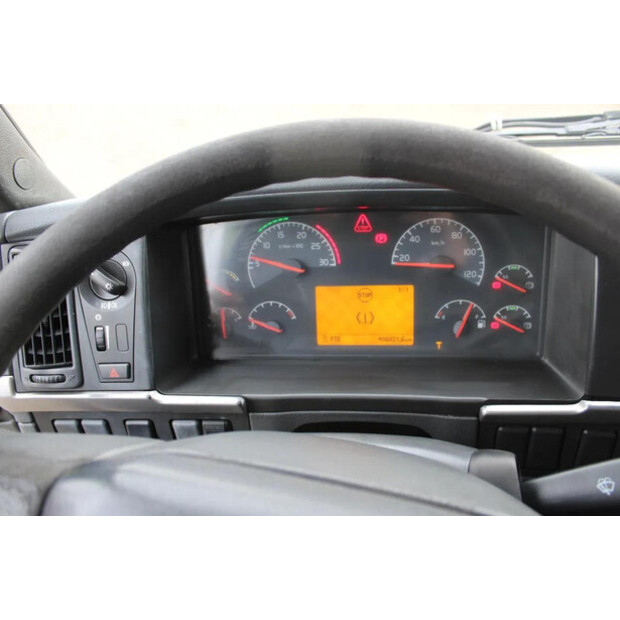 2003 فولفو FM-45818070