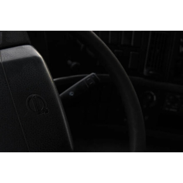 2003 فولفو FM-45818073