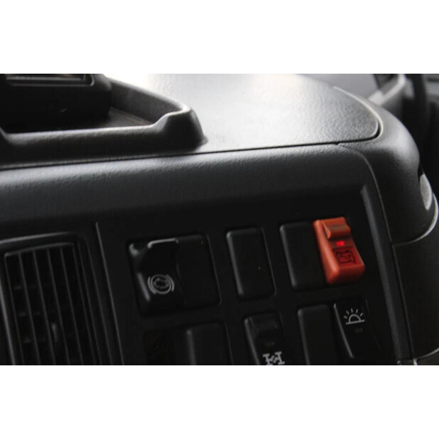 2003 فولفو FM-45818074