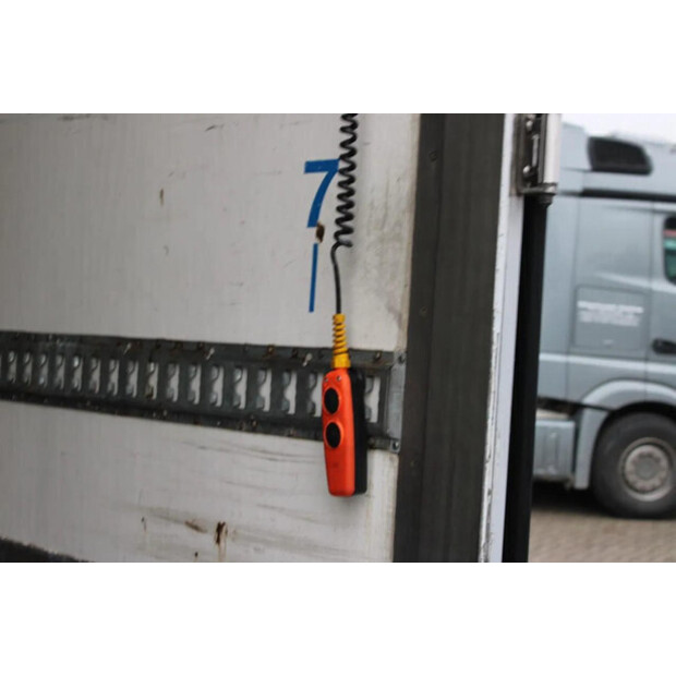 2015 Mercedes-Benz ACTROS-45818089