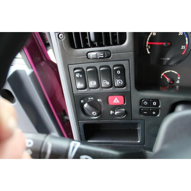 2011 Scania P230-45818252