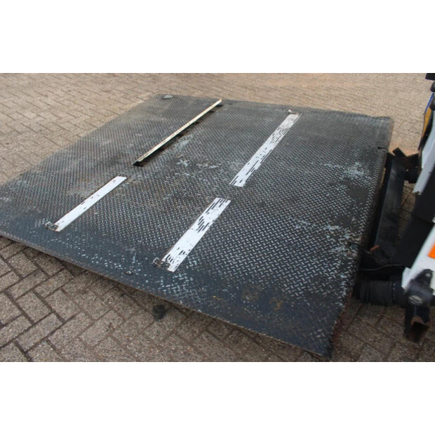 2015 MAN TGL-45818365