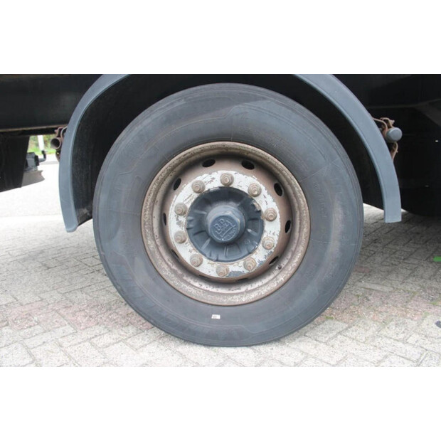 2006 Renders OTHERS-45818466